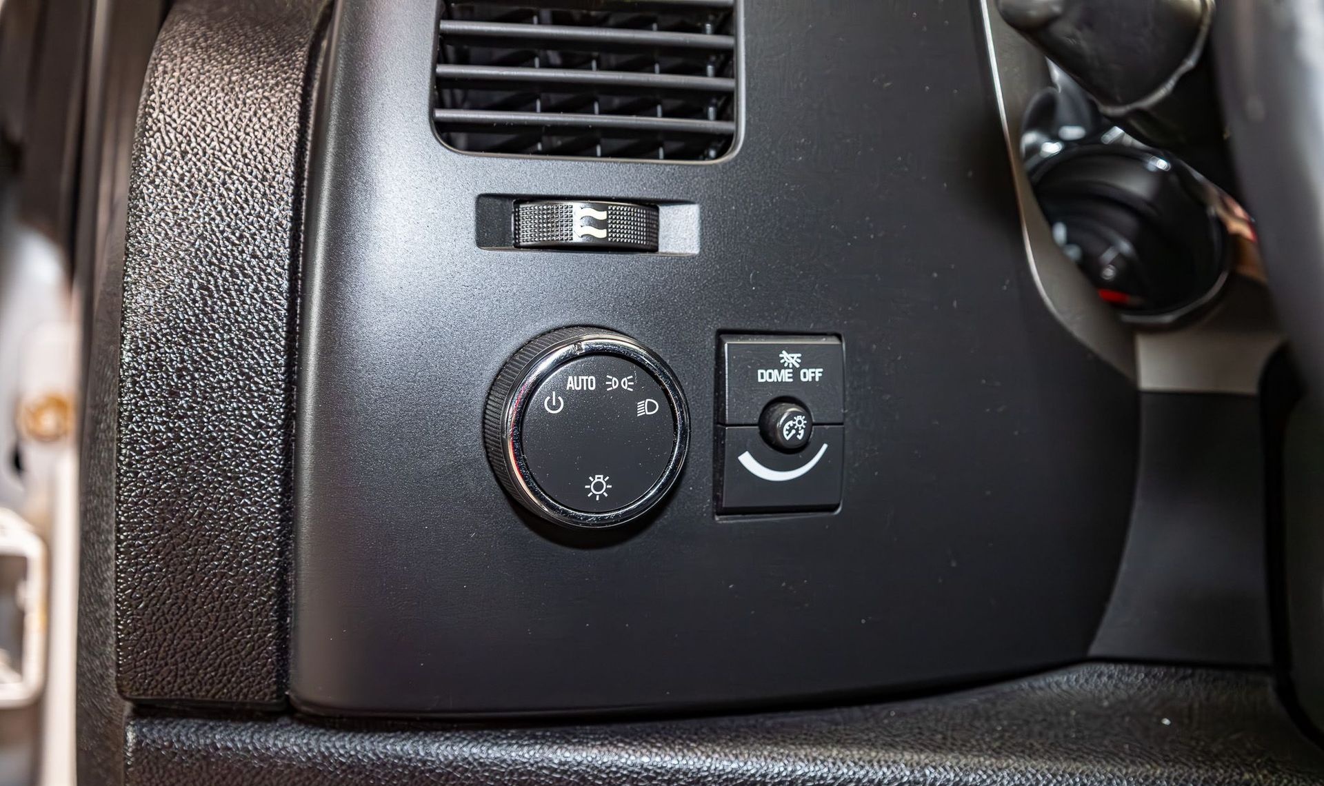 2011 Chevrolet Silverado 1500 — photo 12