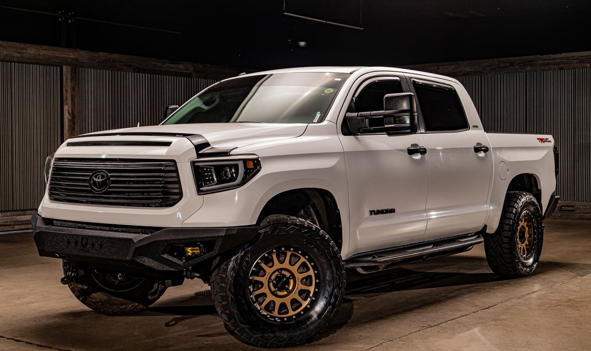 2016 Toyota Tundra — photo 2