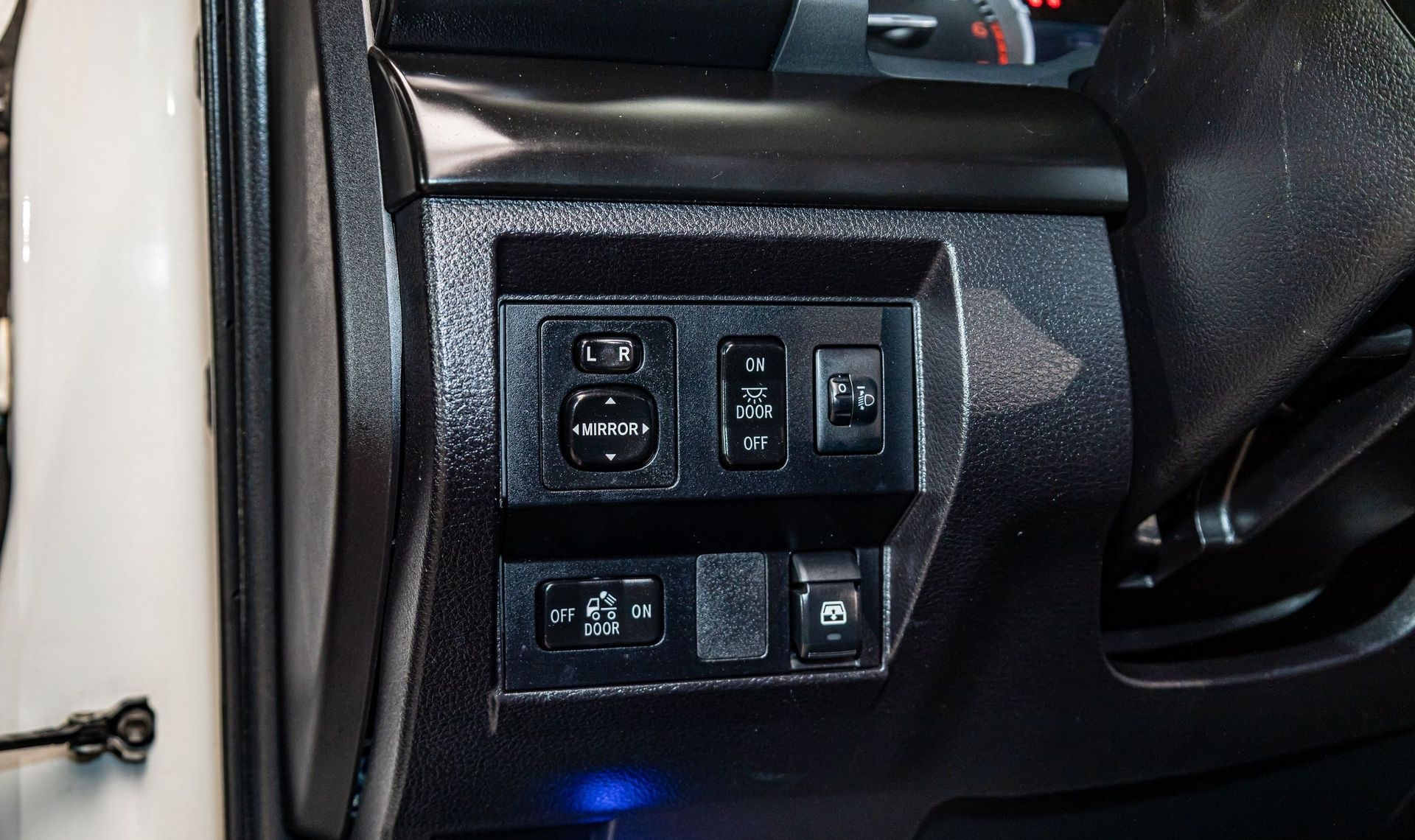 2016 Toyota Tundra — photo 13