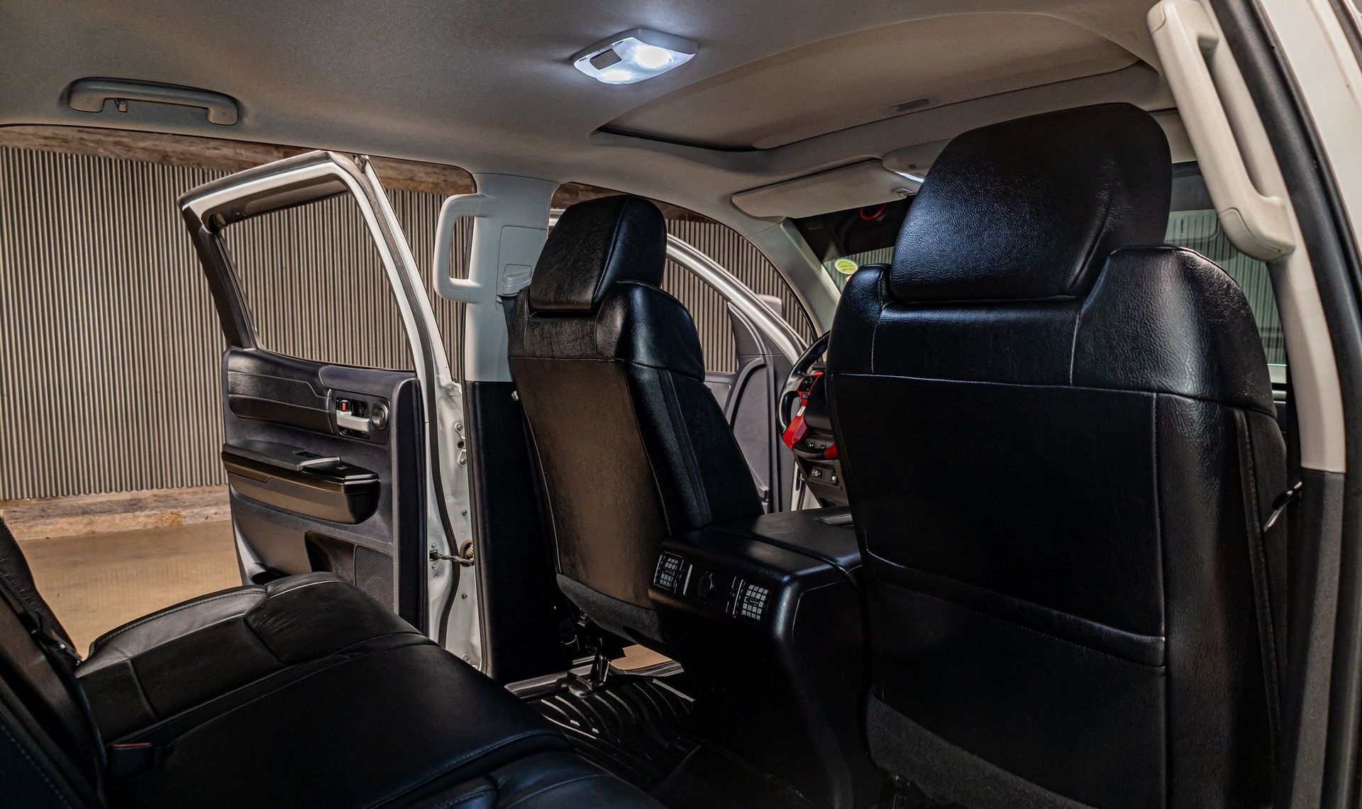 2016 Toyota Tundra — photo 21