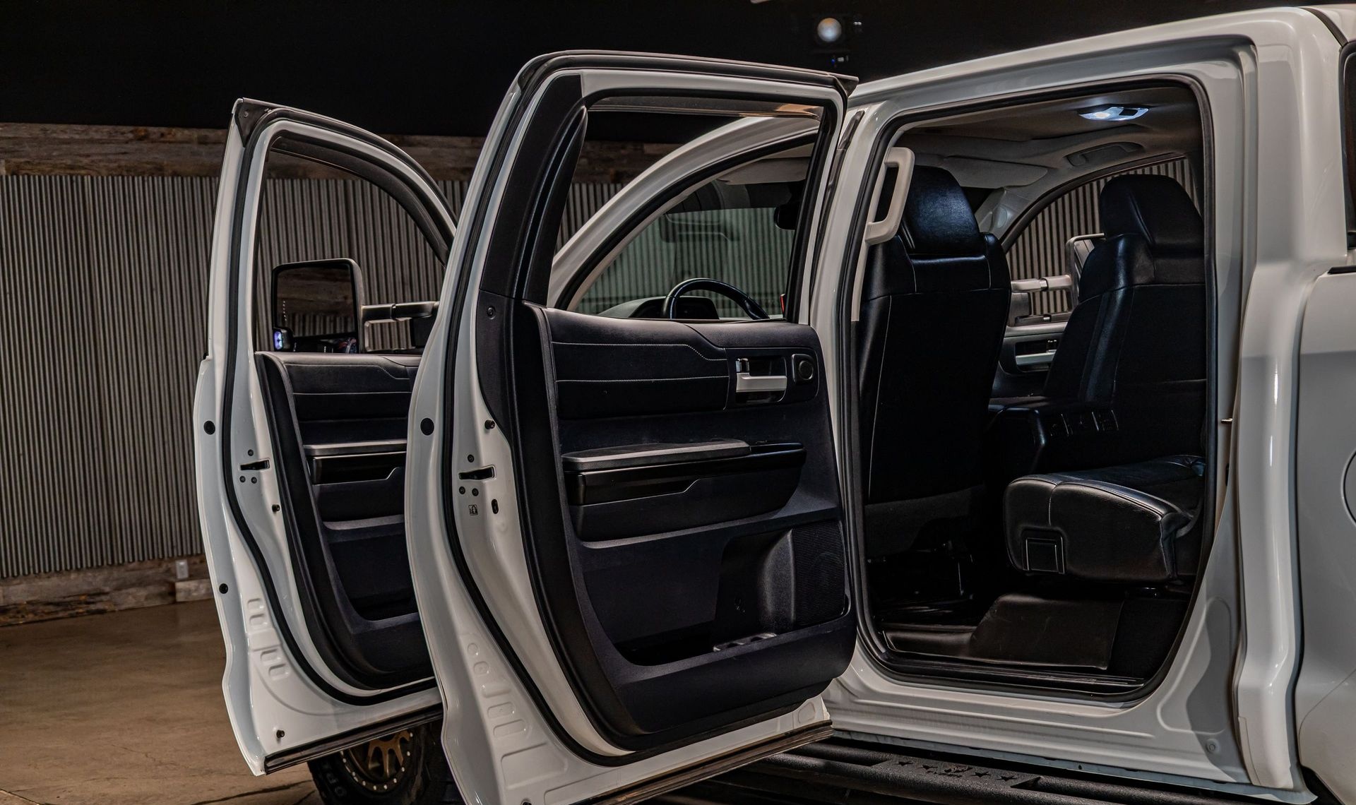 2016 Toyota Tundra — photo 23