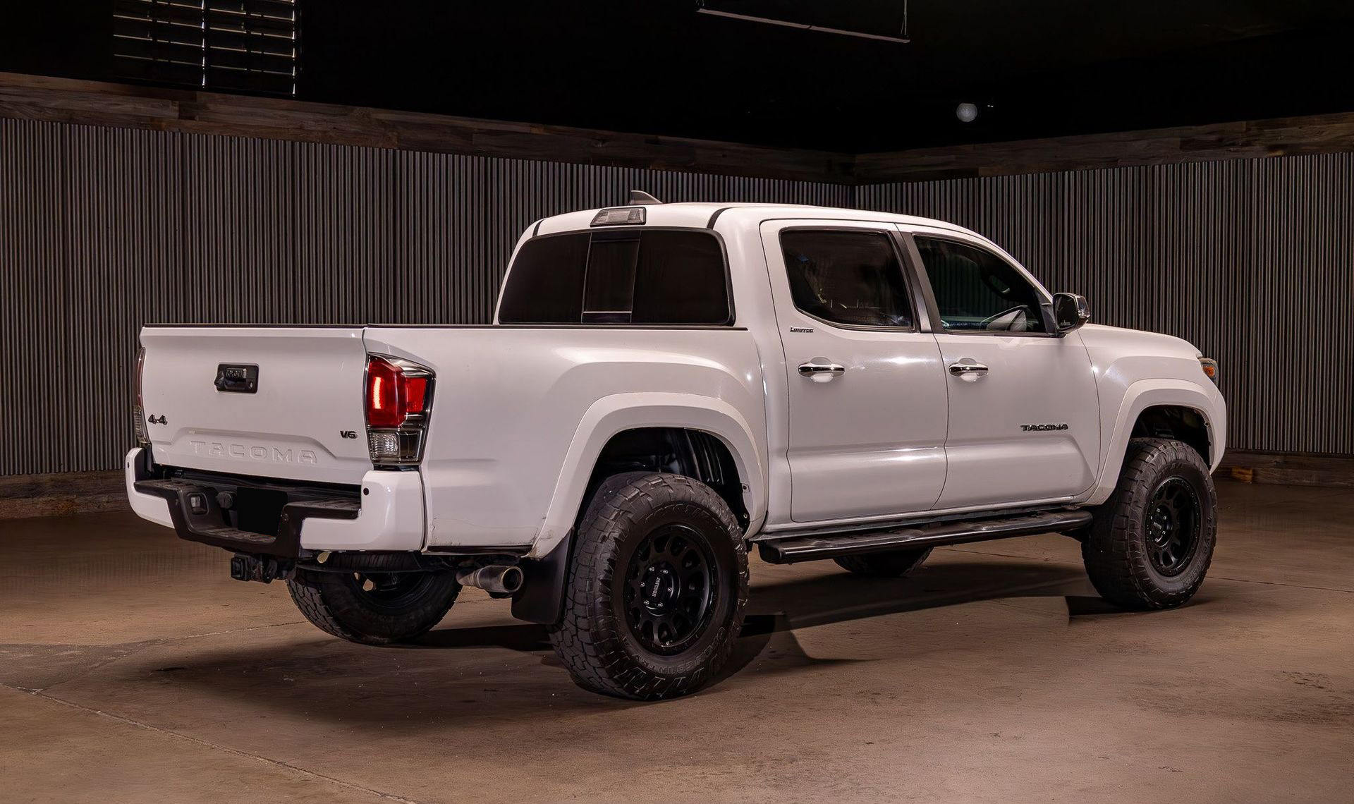 2017 Toyota Tacoma — photo 5