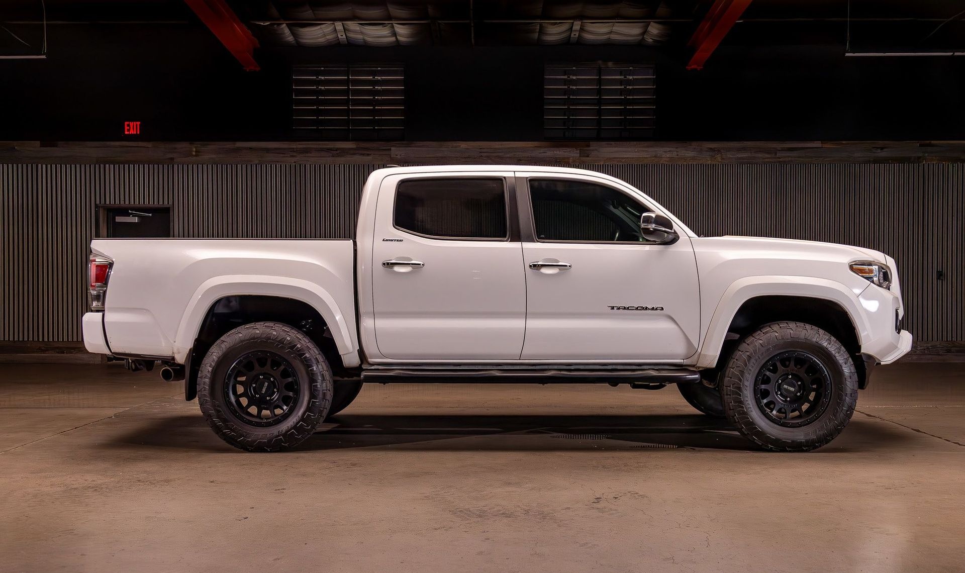 2017 Toyota Tacoma — photo 6