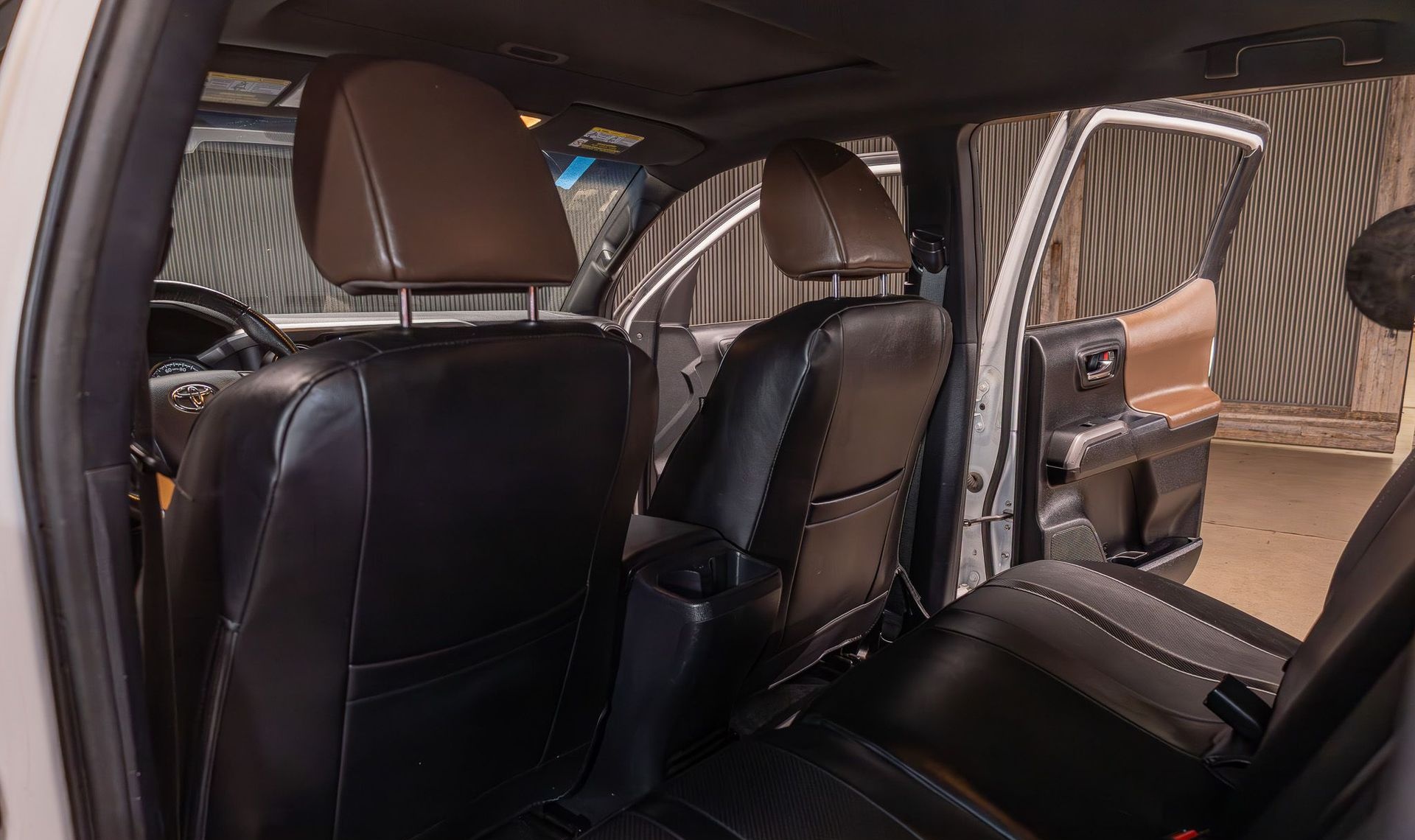2017 Toyota Tacoma — photo 16
