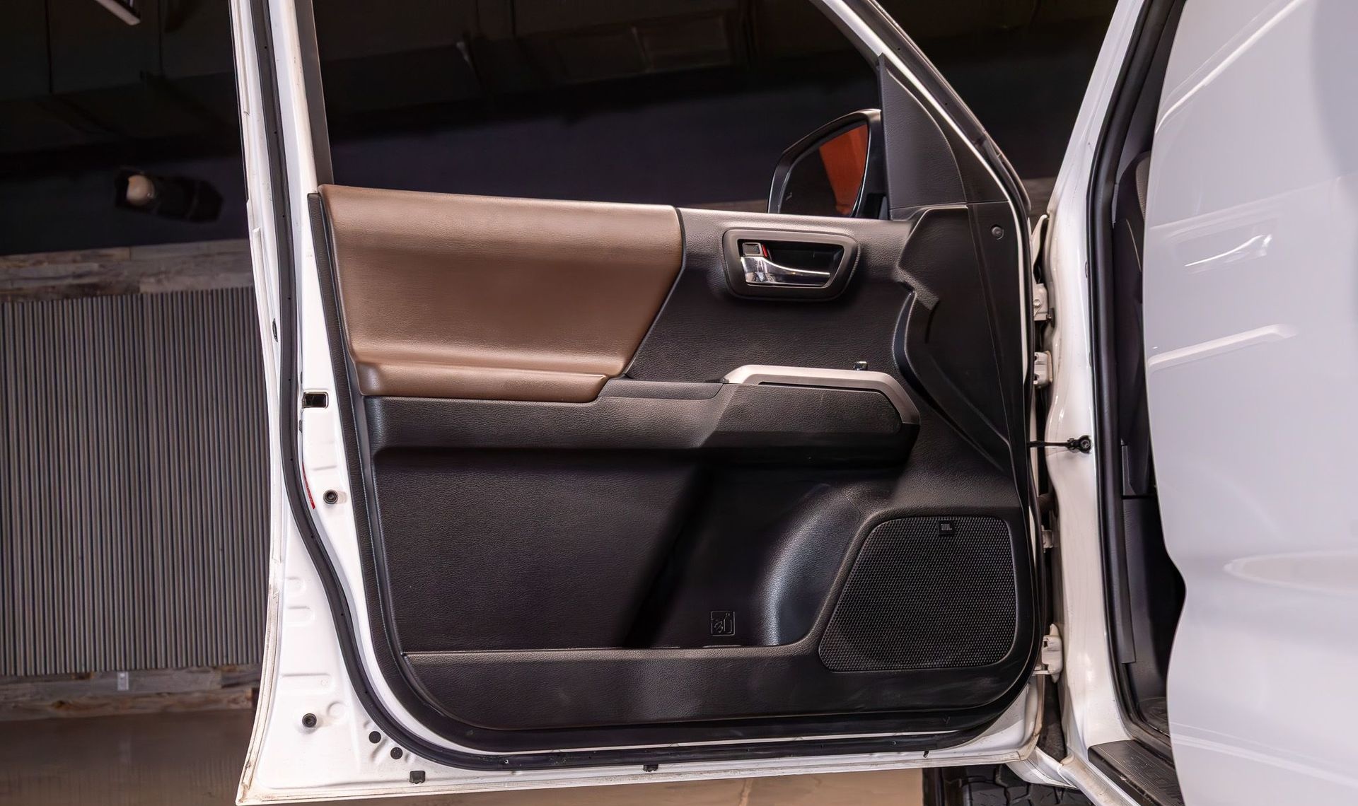 2017 Toyota Tacoma — photo 21