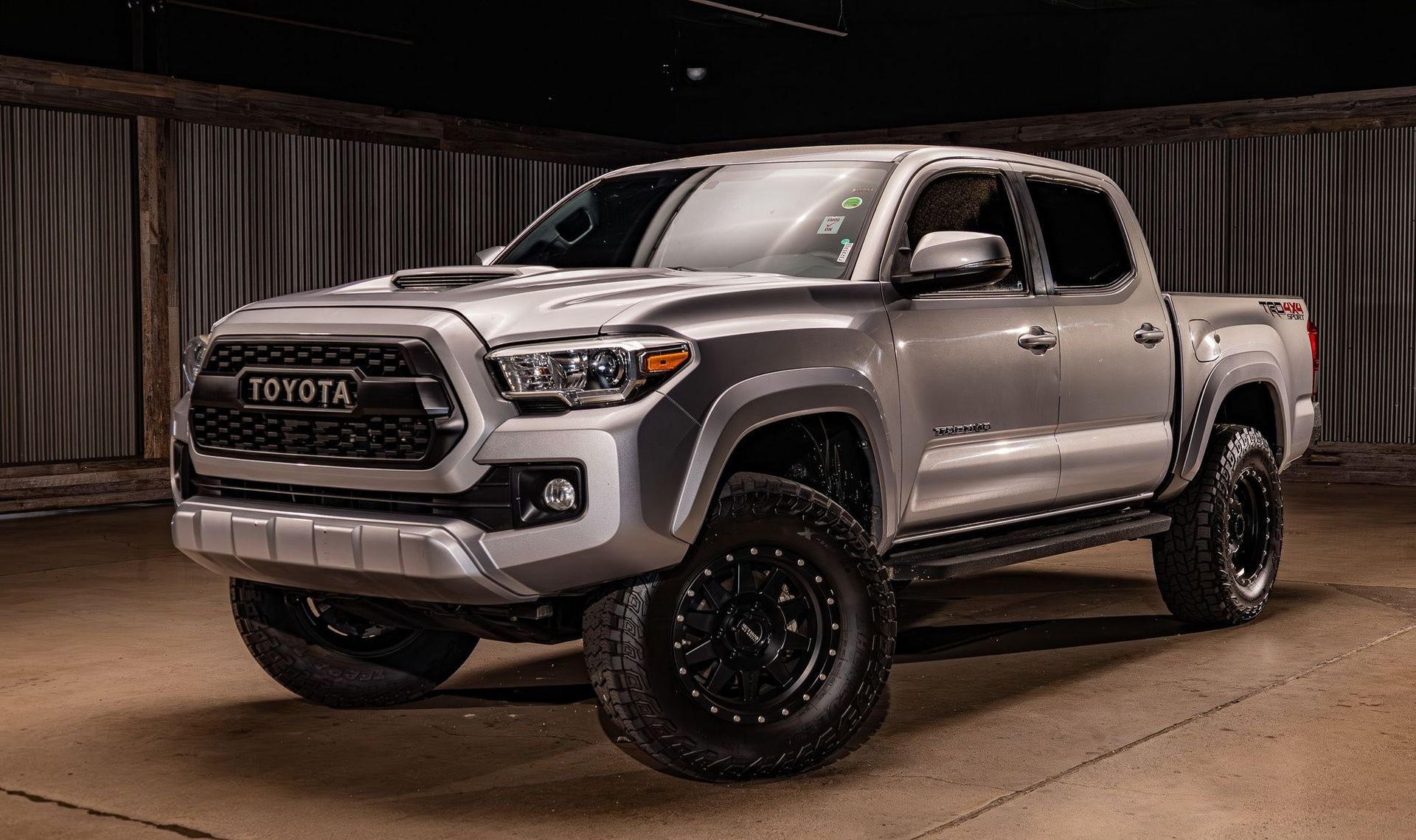 2017 Toyota Tacoma — photo 2