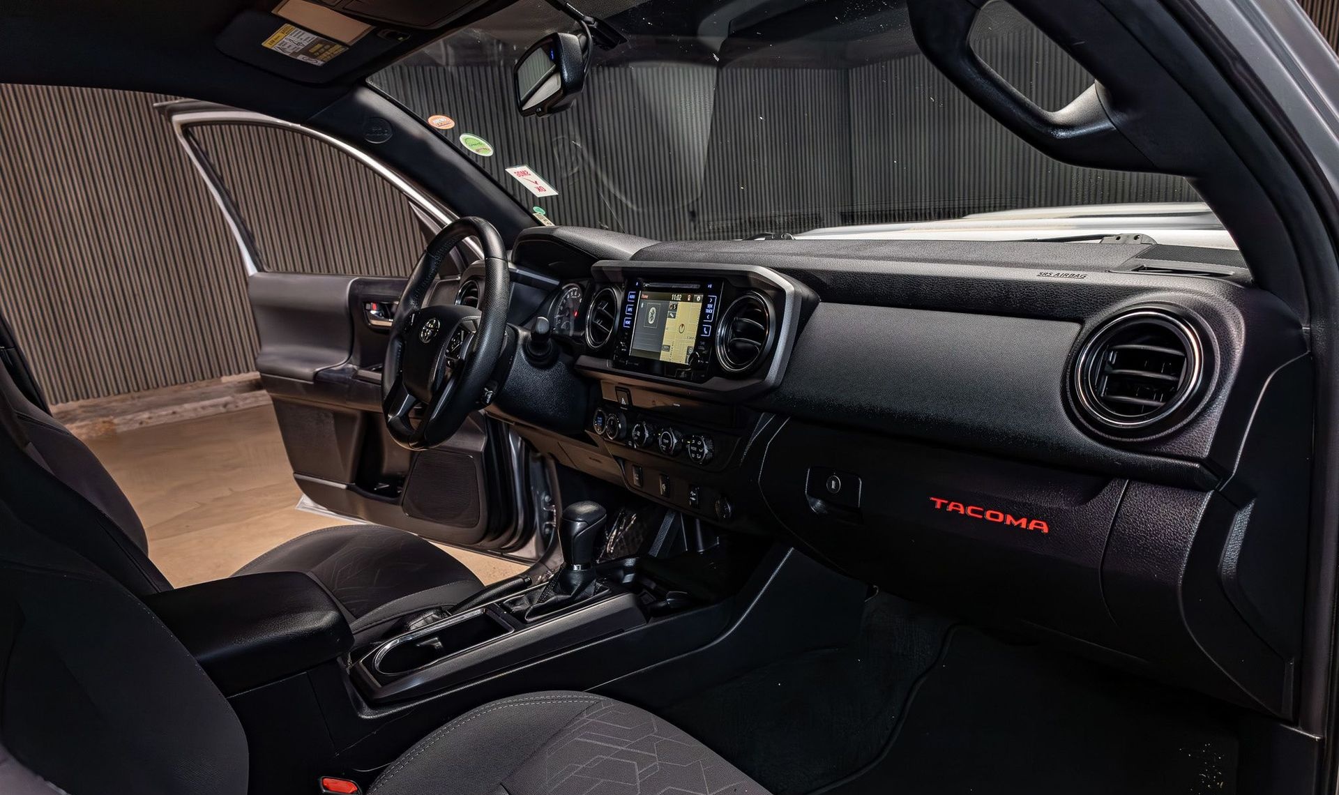 2017 Toyota Tacoma — photo 9