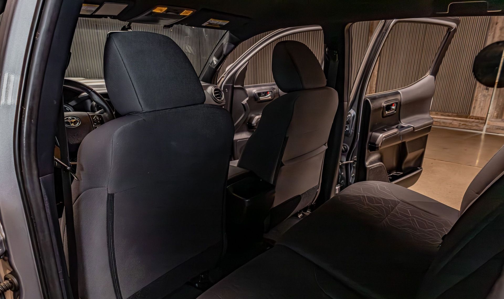 2017 Toyota Tacoma — photo 15