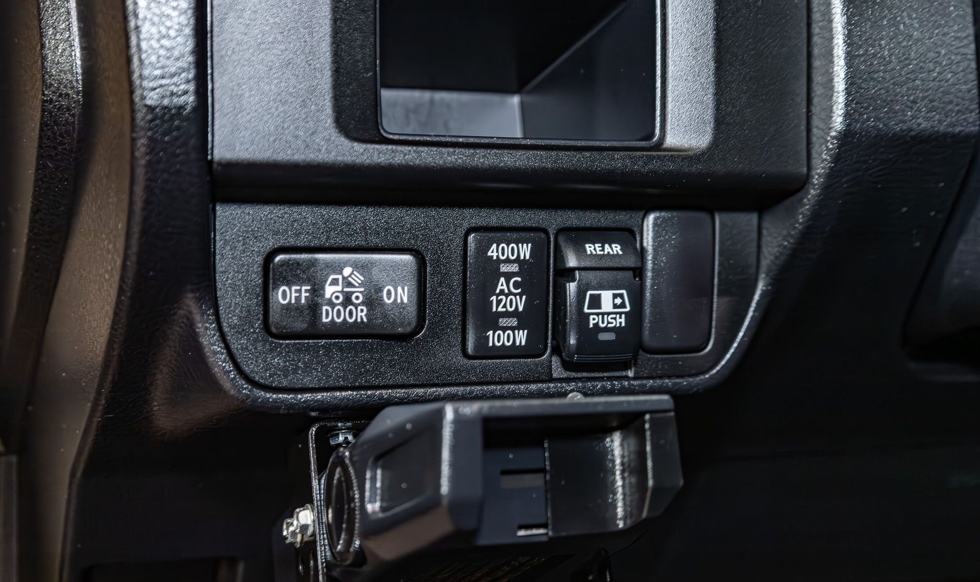 2017 Toyota Tacoma — photo 12