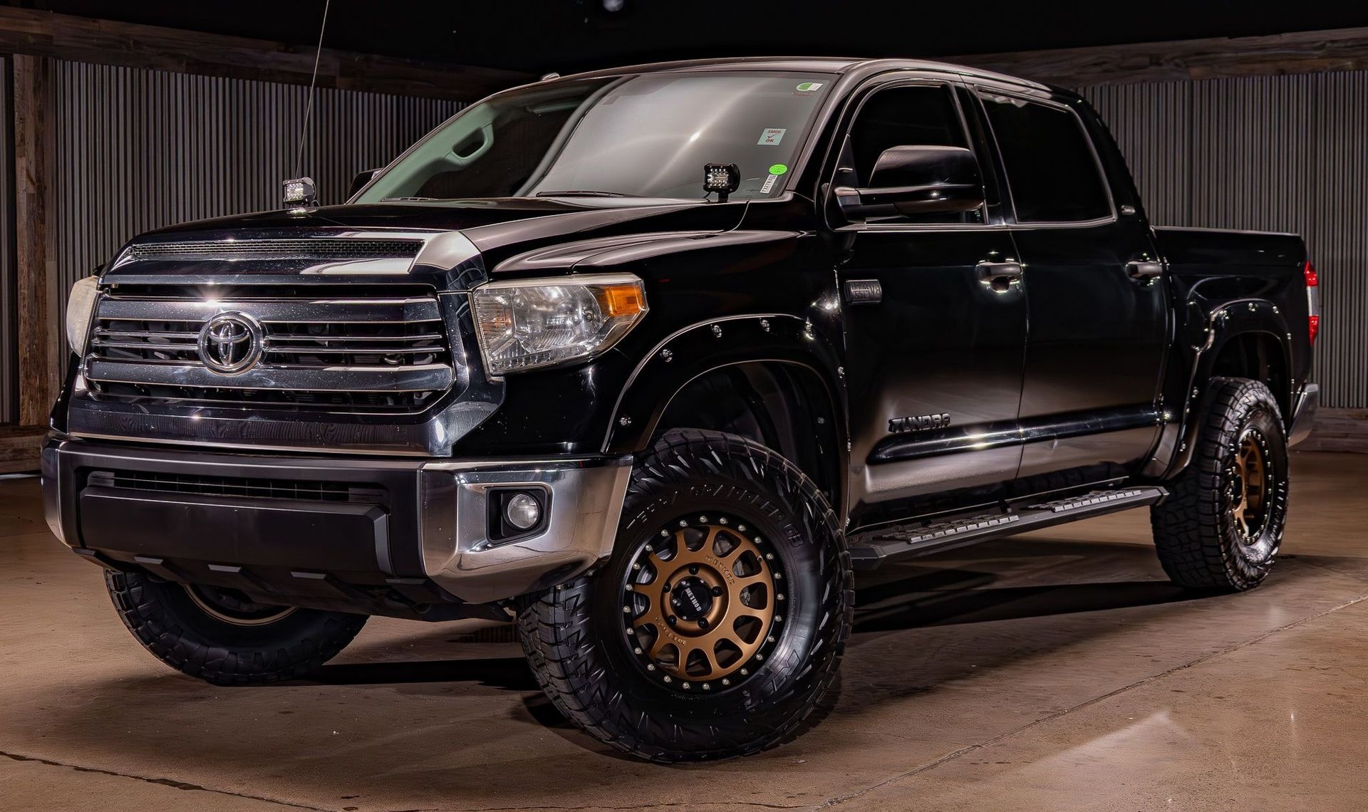 2017 Toyota Tundra — photo 2
