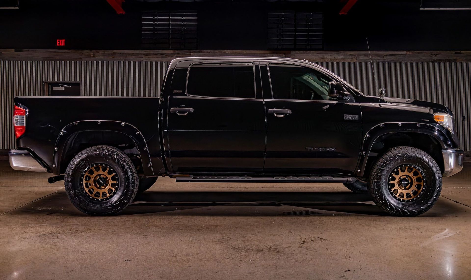 2017 Toyota Tundra — photo 6