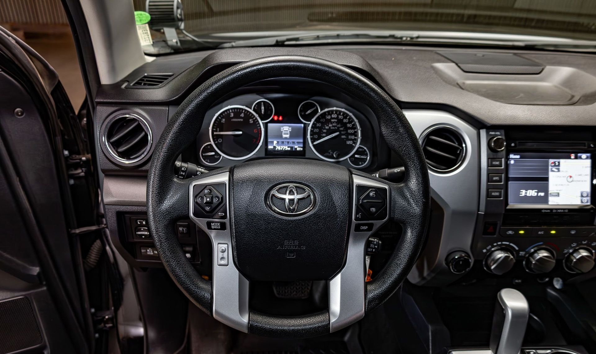 2017 Toyota Tundra — photo 9
