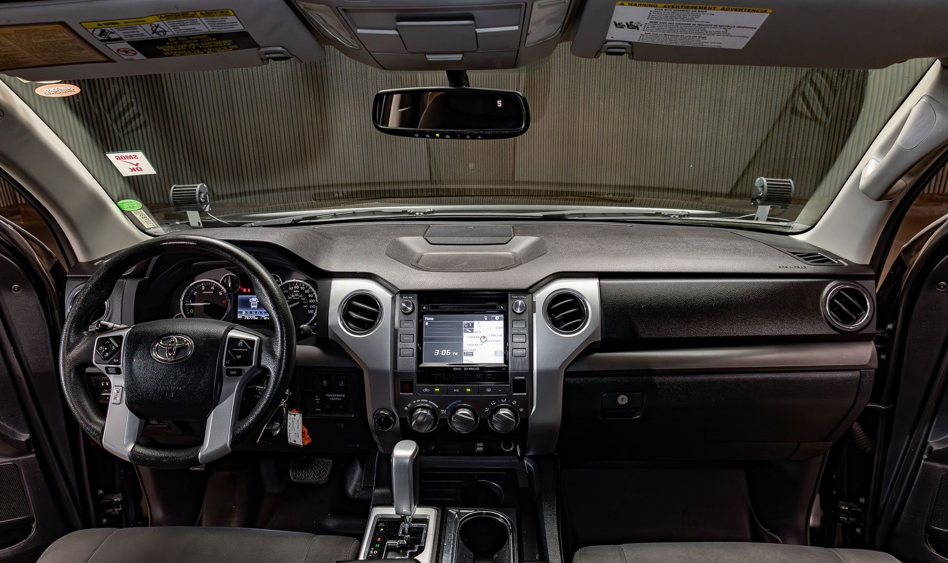 2017 Toyota Tundra — photo 11