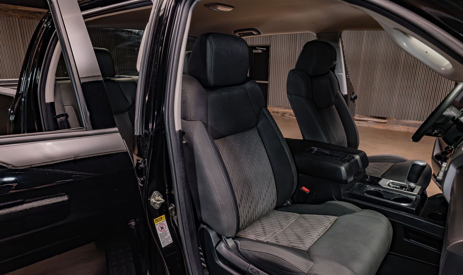 2017 Toyota Tundra — photo 20