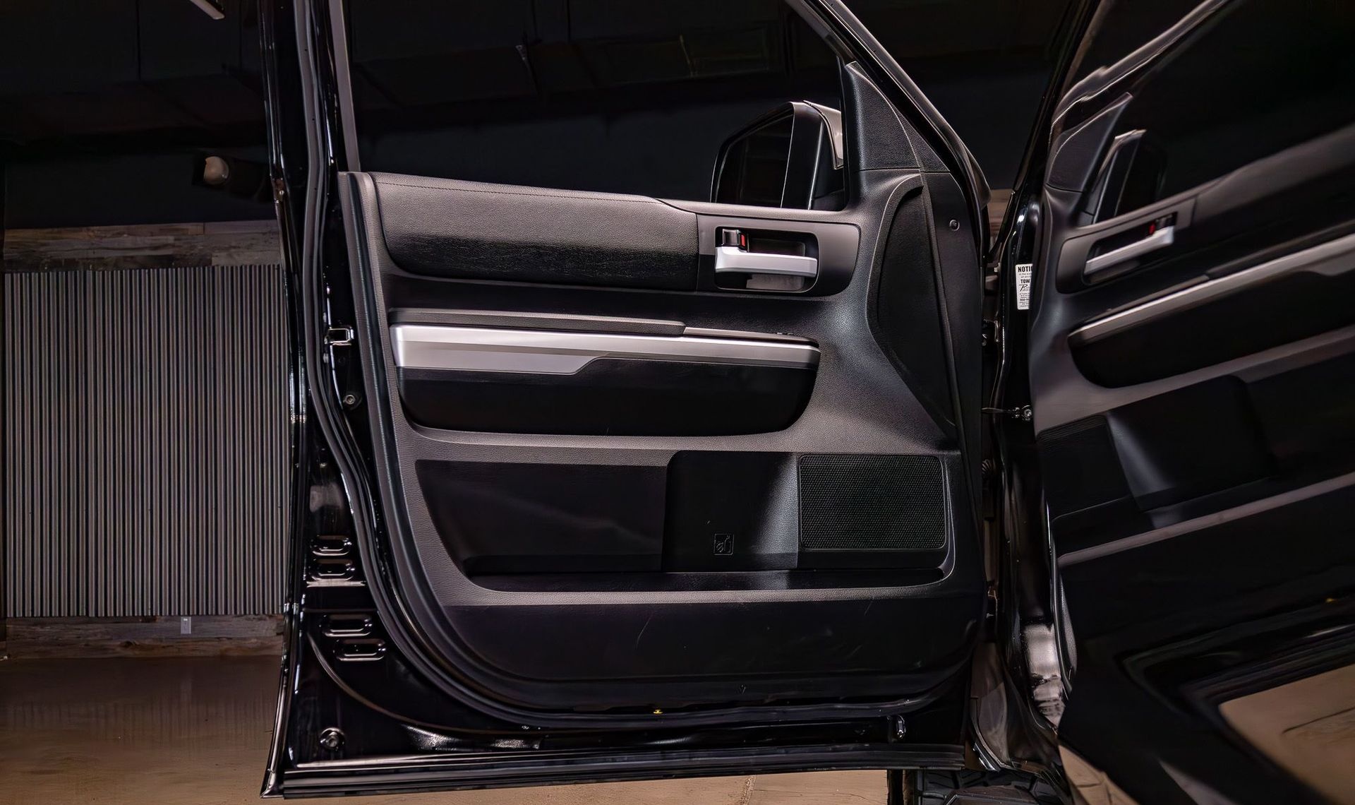 2017 Toyota Tundra — photo 22