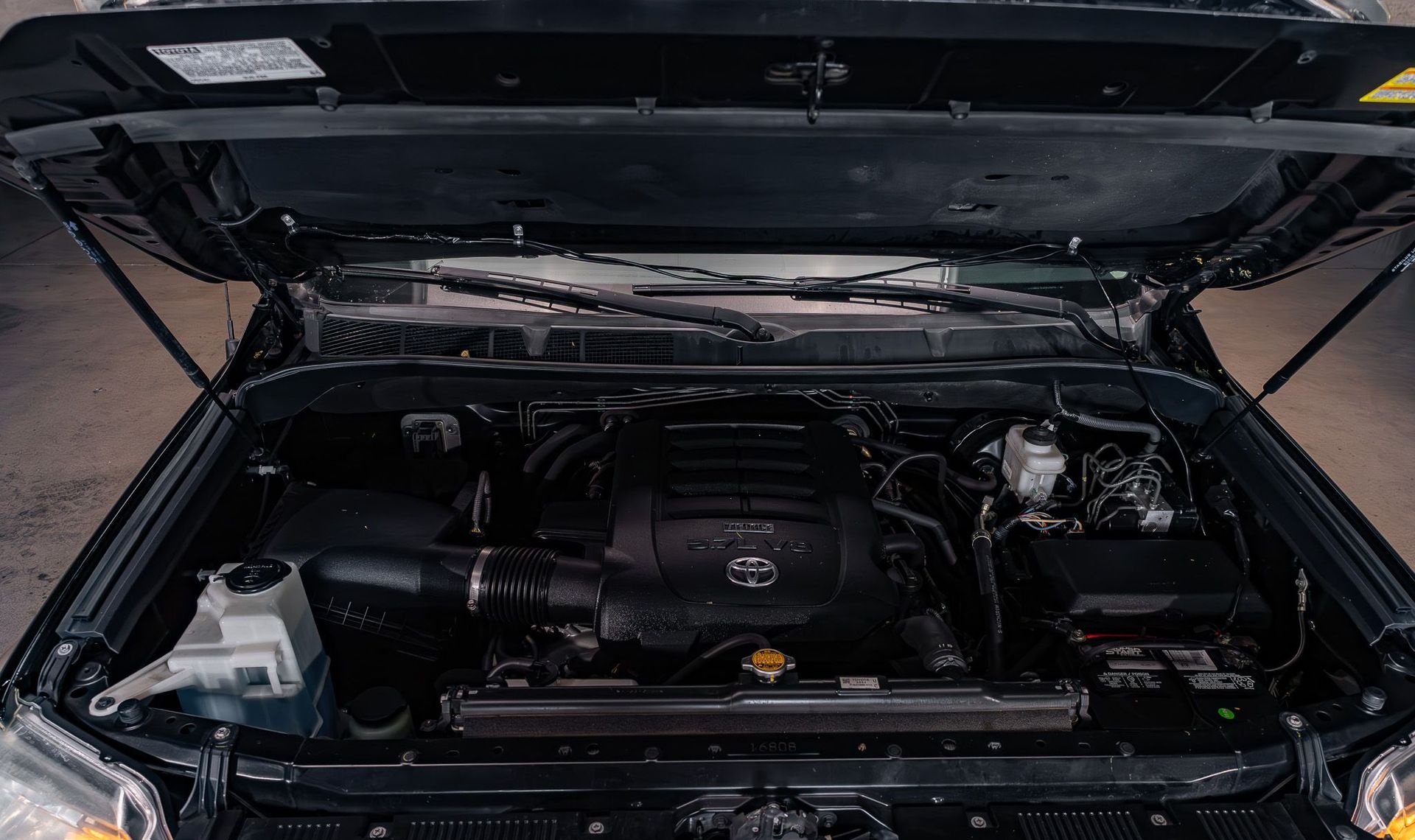 2017 Toyota Tundra — photo 24