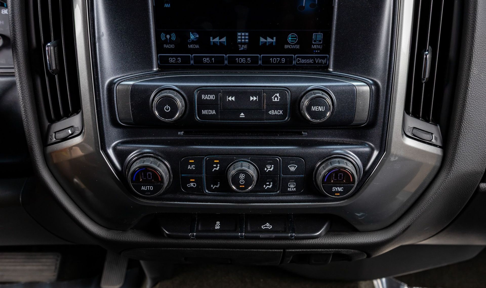 2018 Chevrolet Silverado 1500 — photo 17