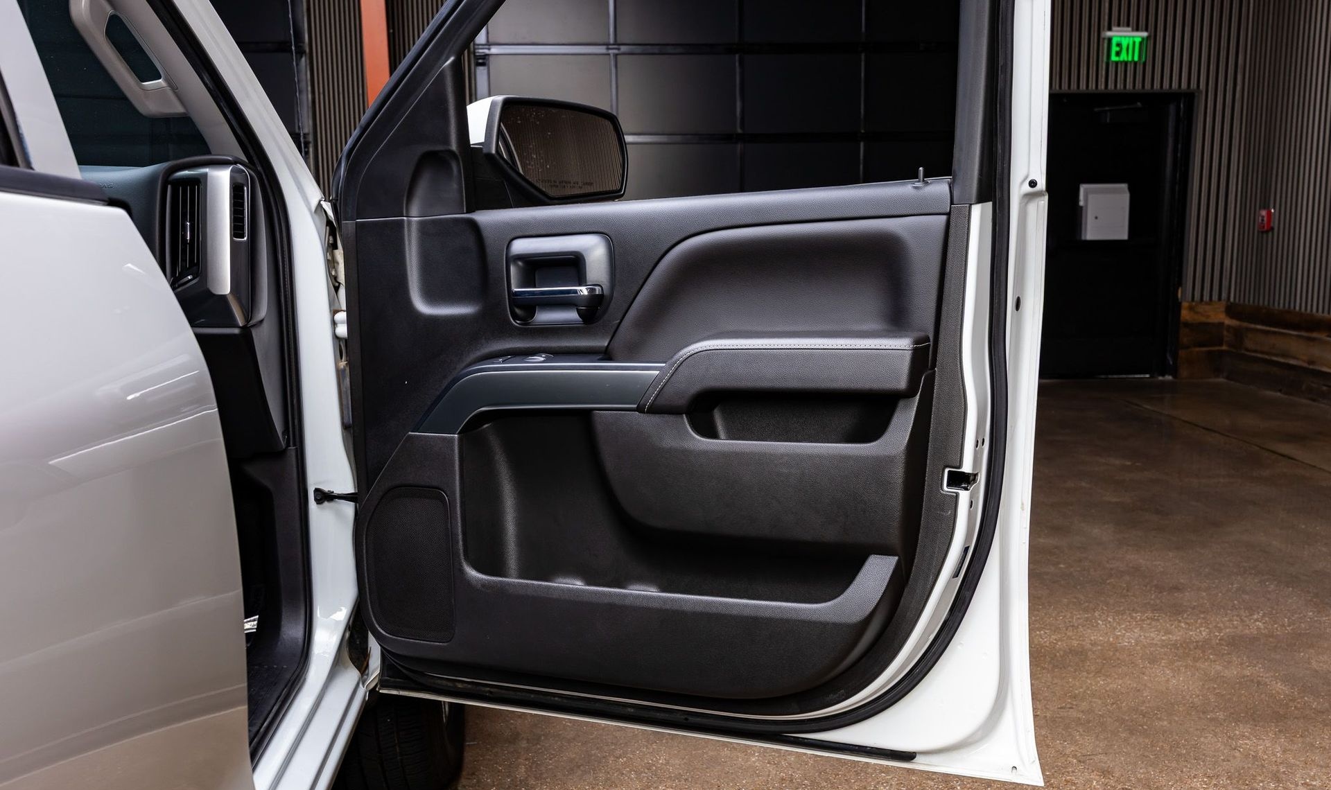 2018 Chevrolet Silverado 1500 — photo 27