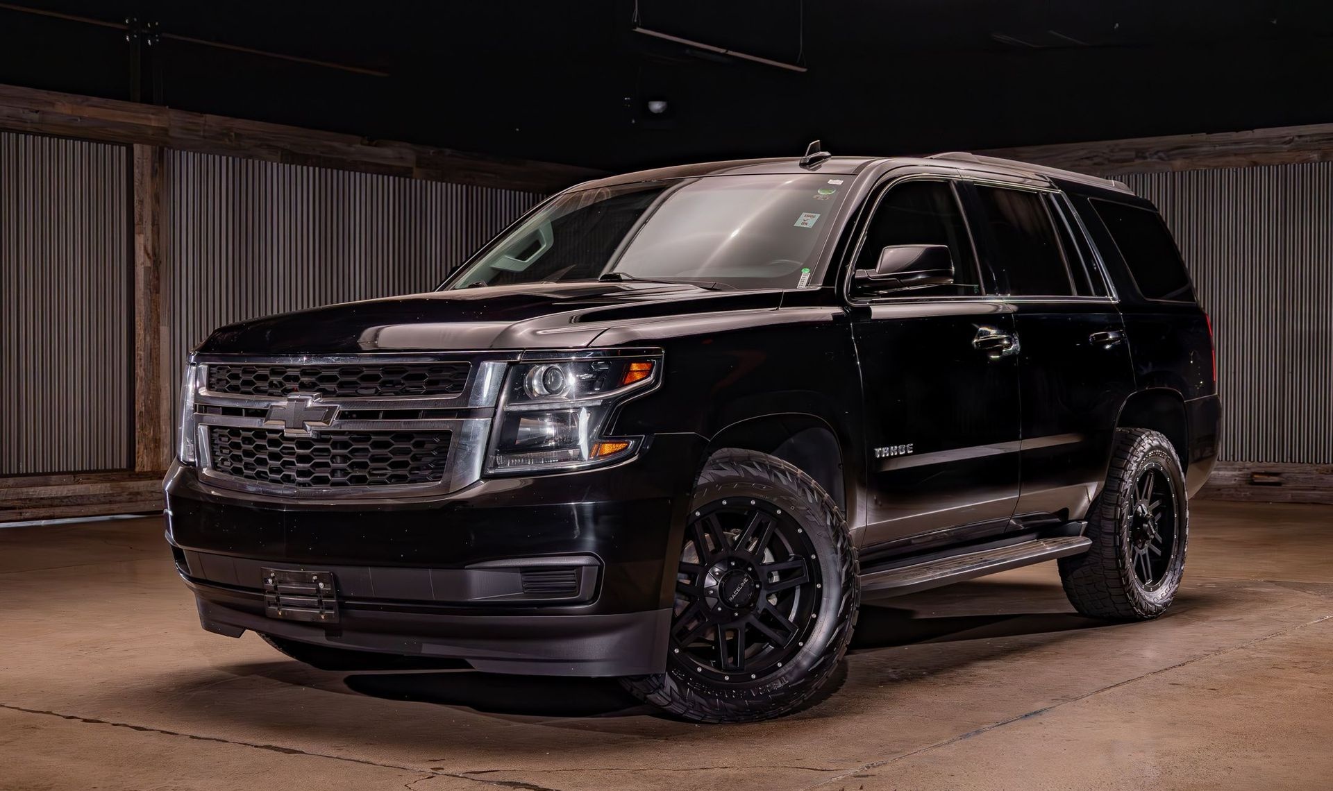 2018 Chevrolet Tahoe — photo 2