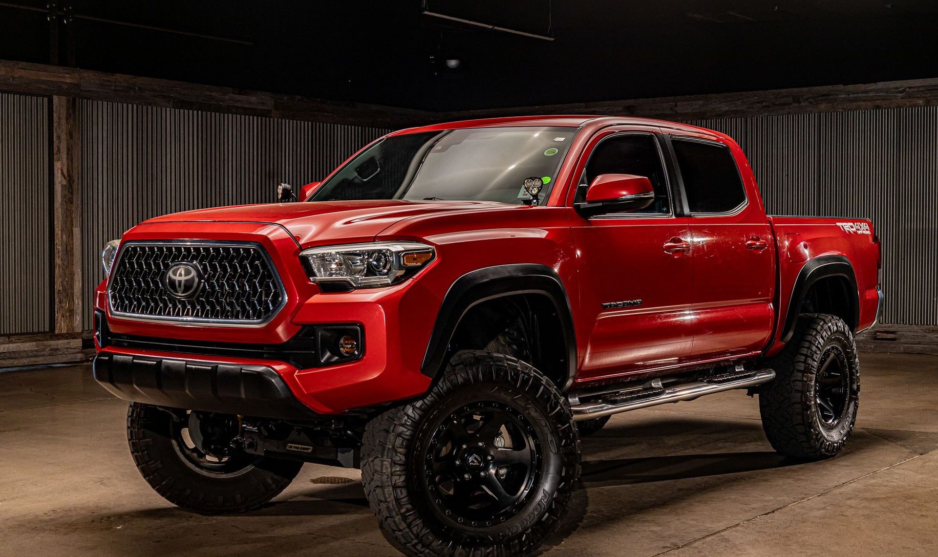 2018 Toyota Tacoma — photo 2