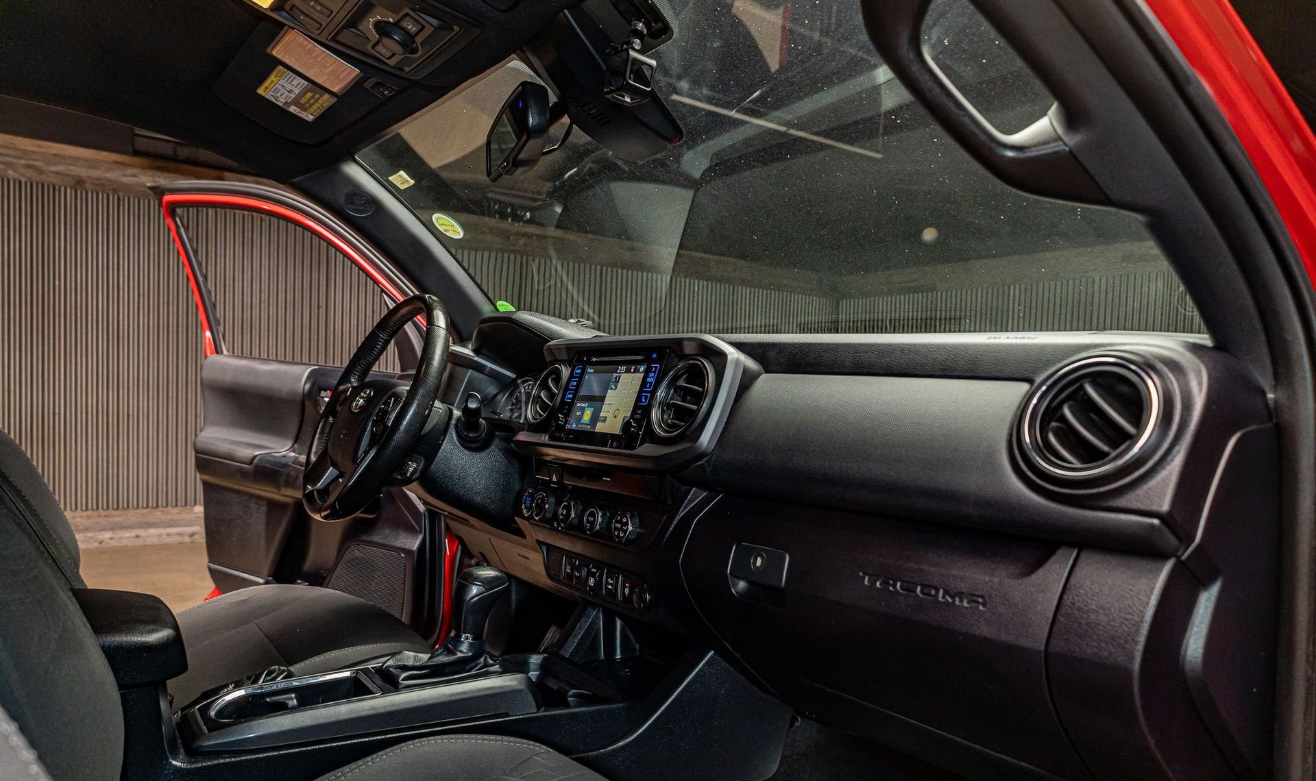 2018 Toyota Tacoma — photo 13
