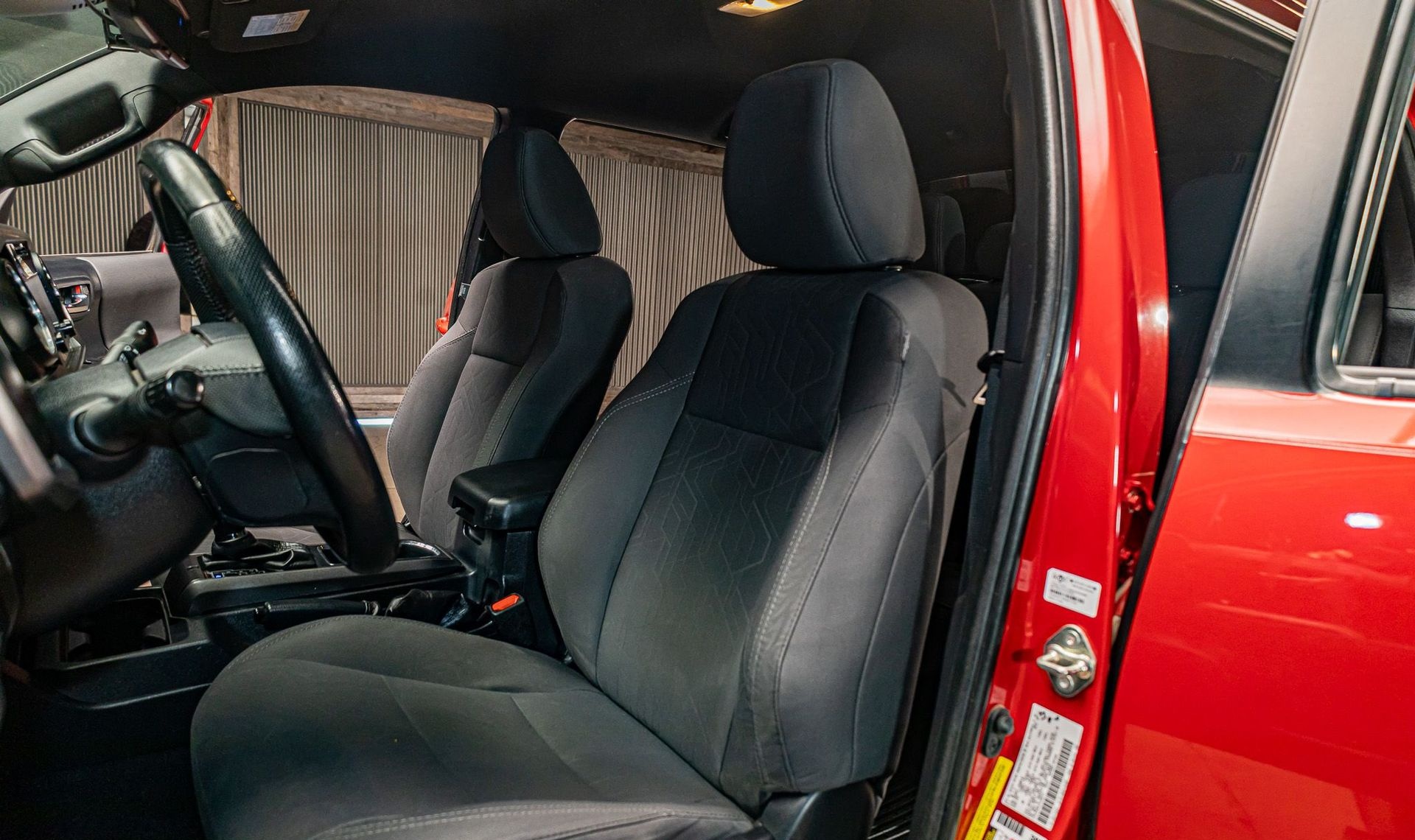 2018 Toyota Tacoma — photo 17