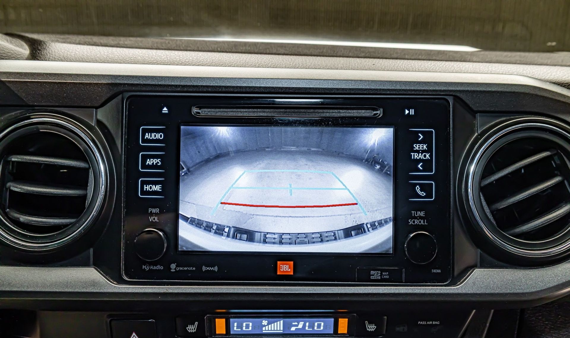 2019 Toyota Tacoma — photo 15
