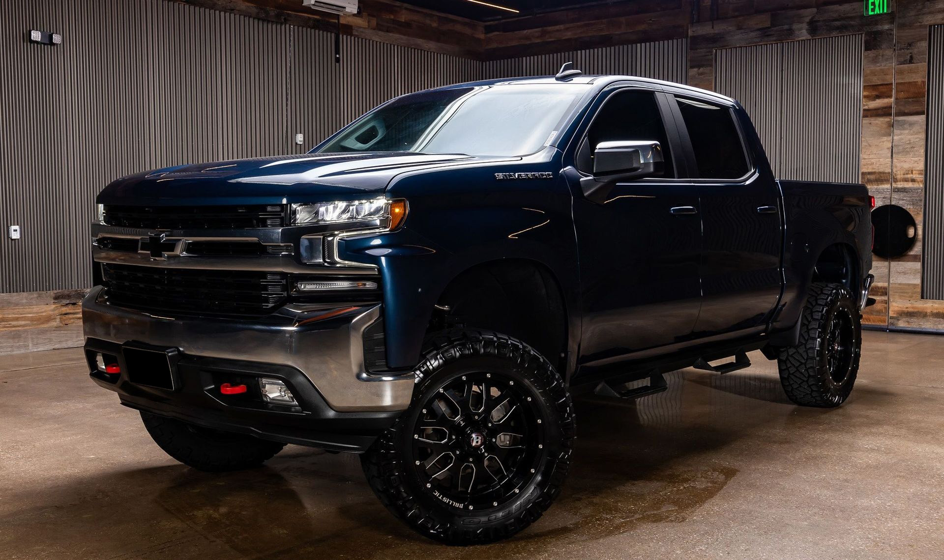 2020 Chevrolet Silverado 1500 — photo 2