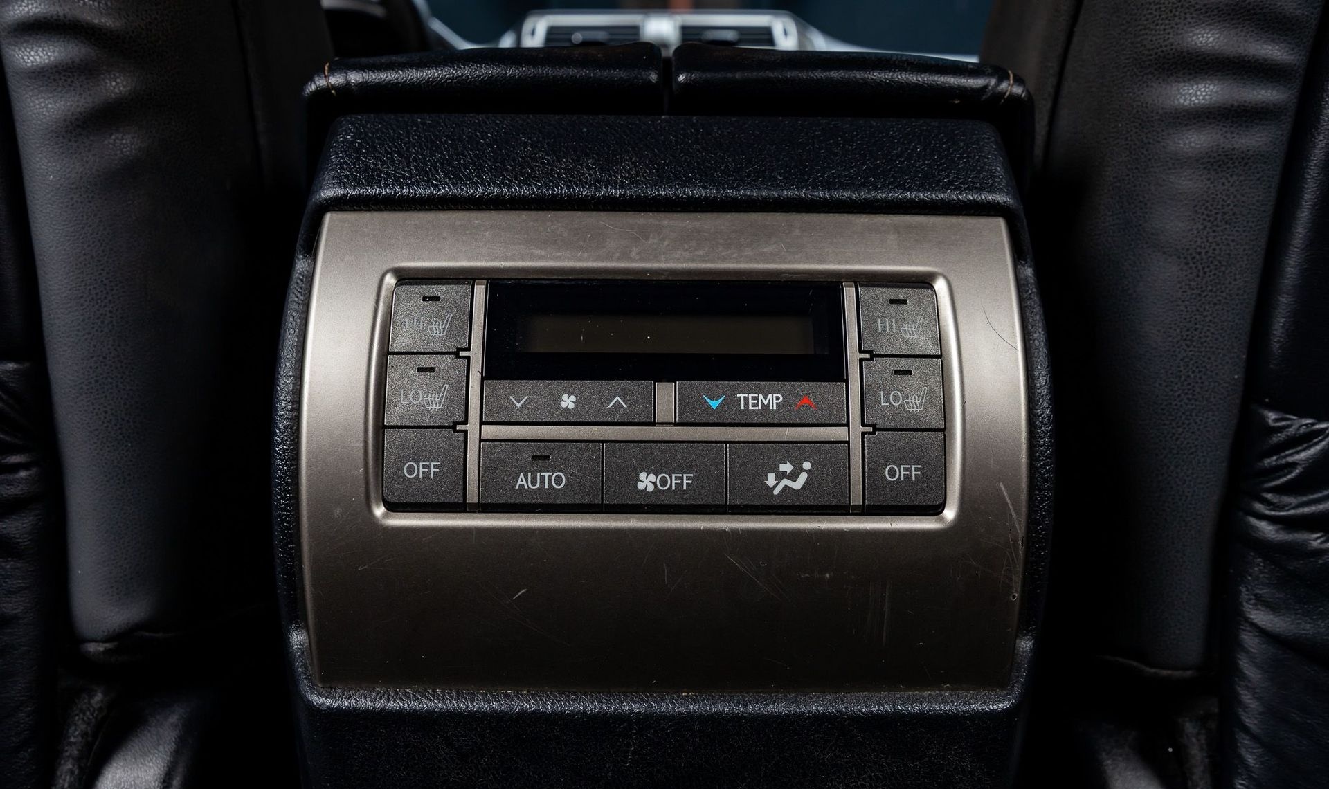2020 Lexus GX 460 — photo 25