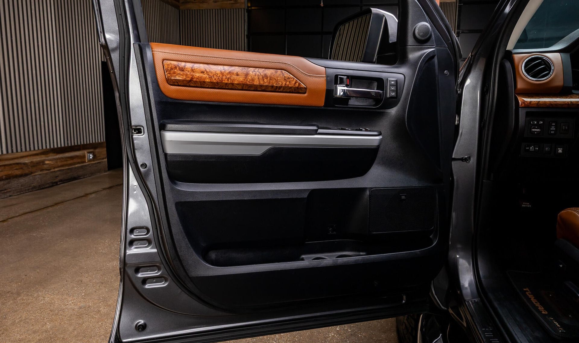 2020 Toyota Tundra — photo 30