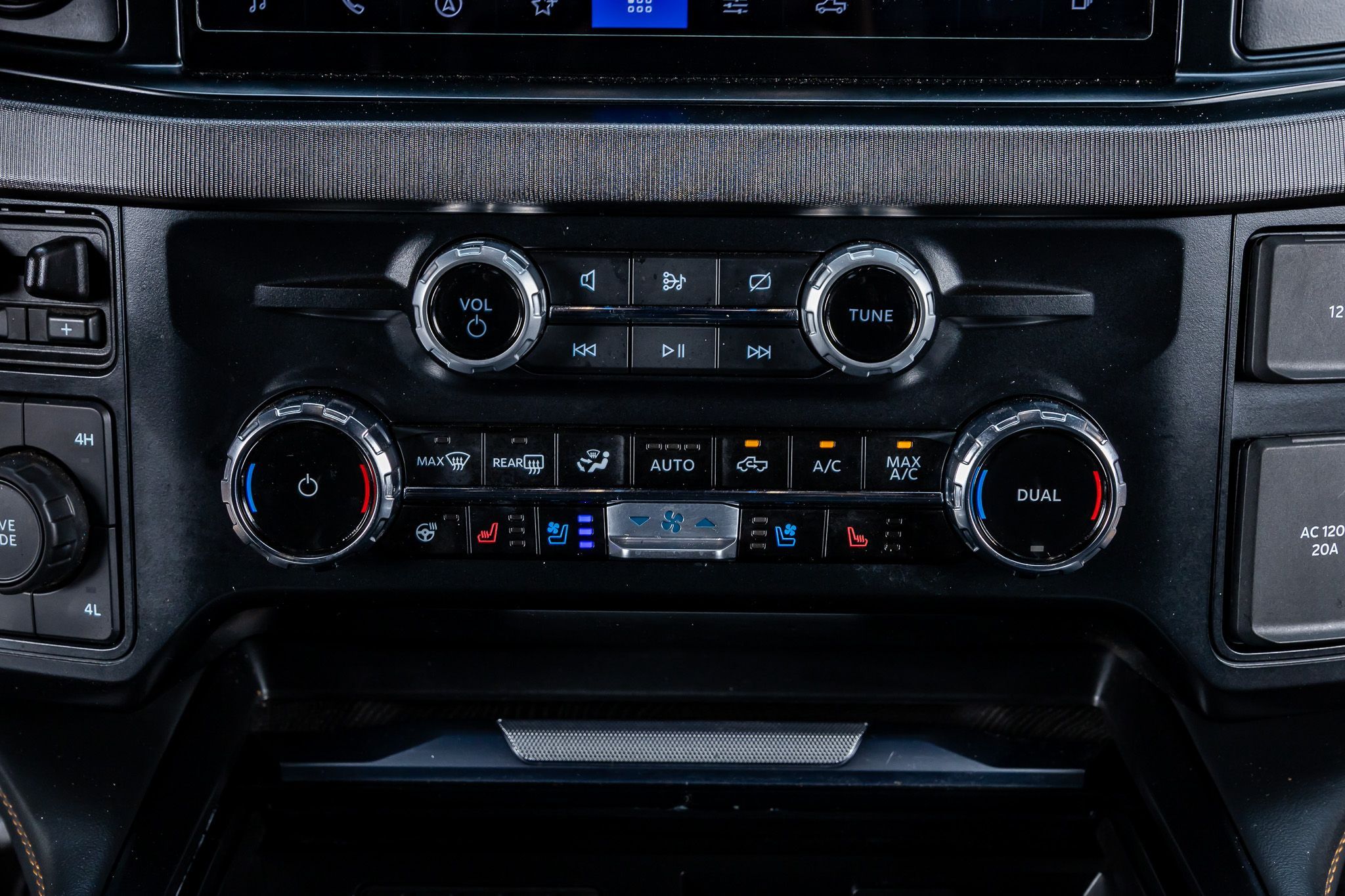 2024 Ford F-250 Super Duty — photo 22